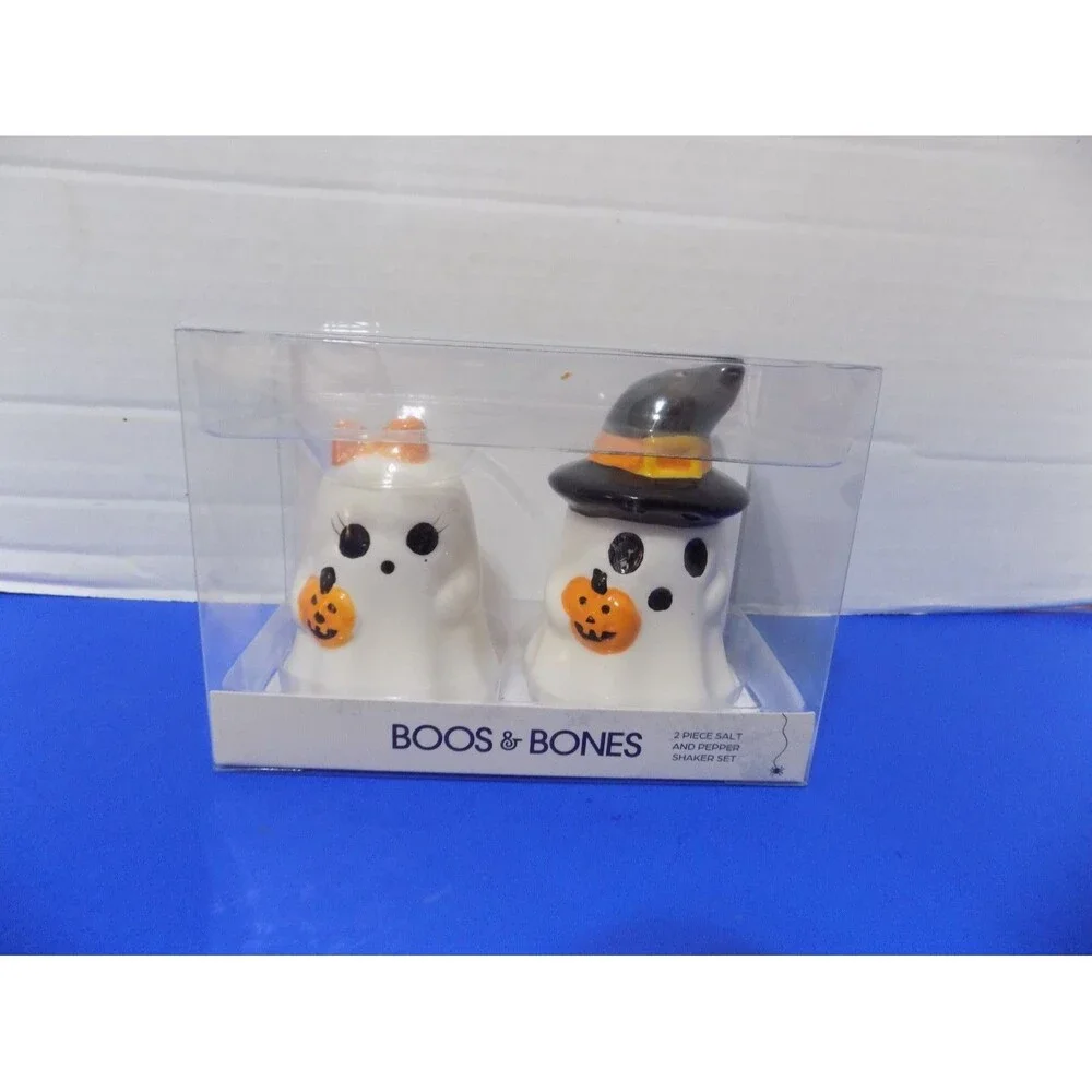 NEW Halloween Ghosts Salt & Pepper Shaker Fall Decor Boos n Bones Ceramic